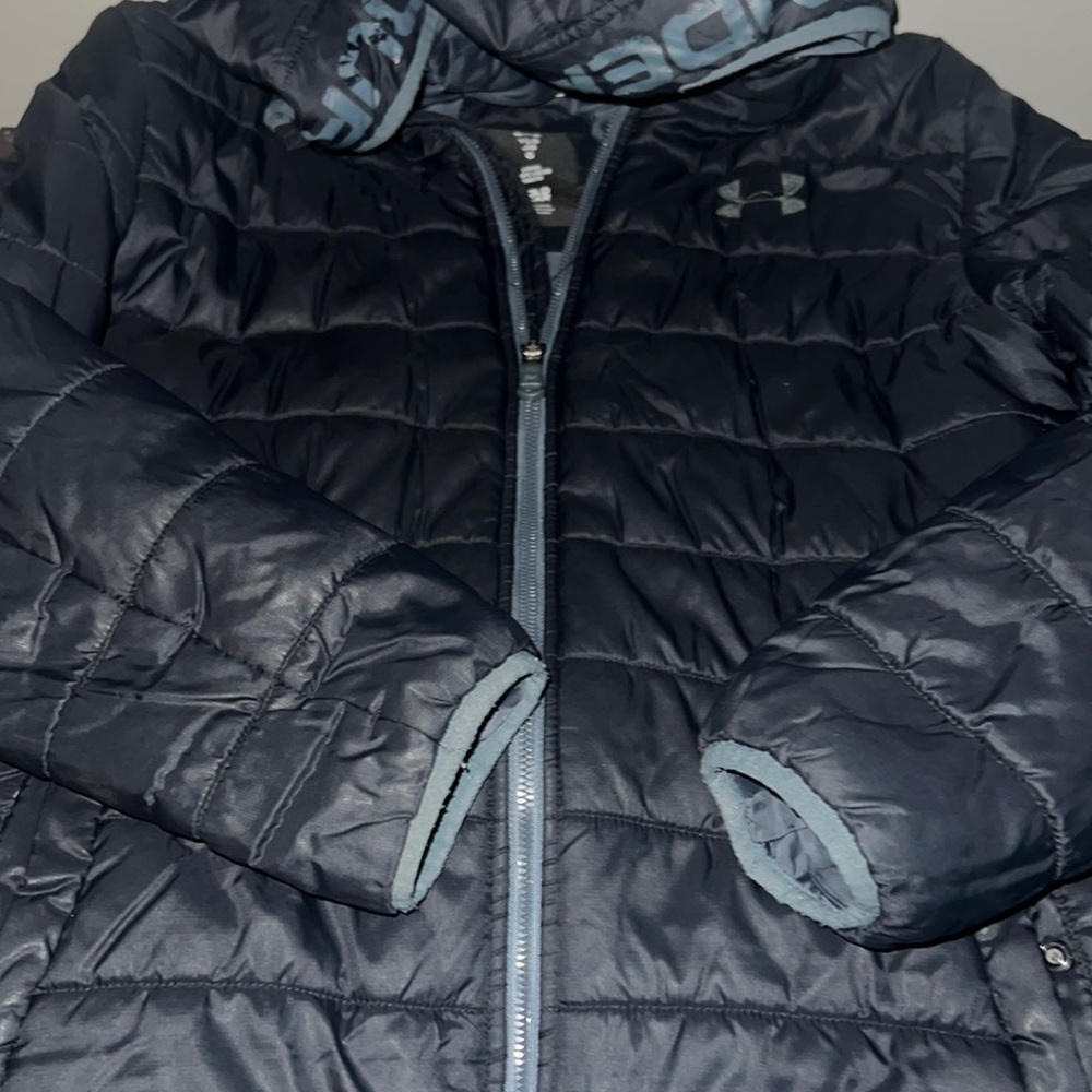 LIKE NEW BOYS BLACK UNDER ARMOUR WINTER JACKET!